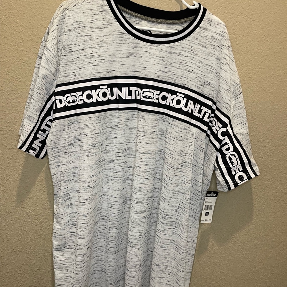 Ecko Unlimited Gray Short Sleeve Tee with Striped Design